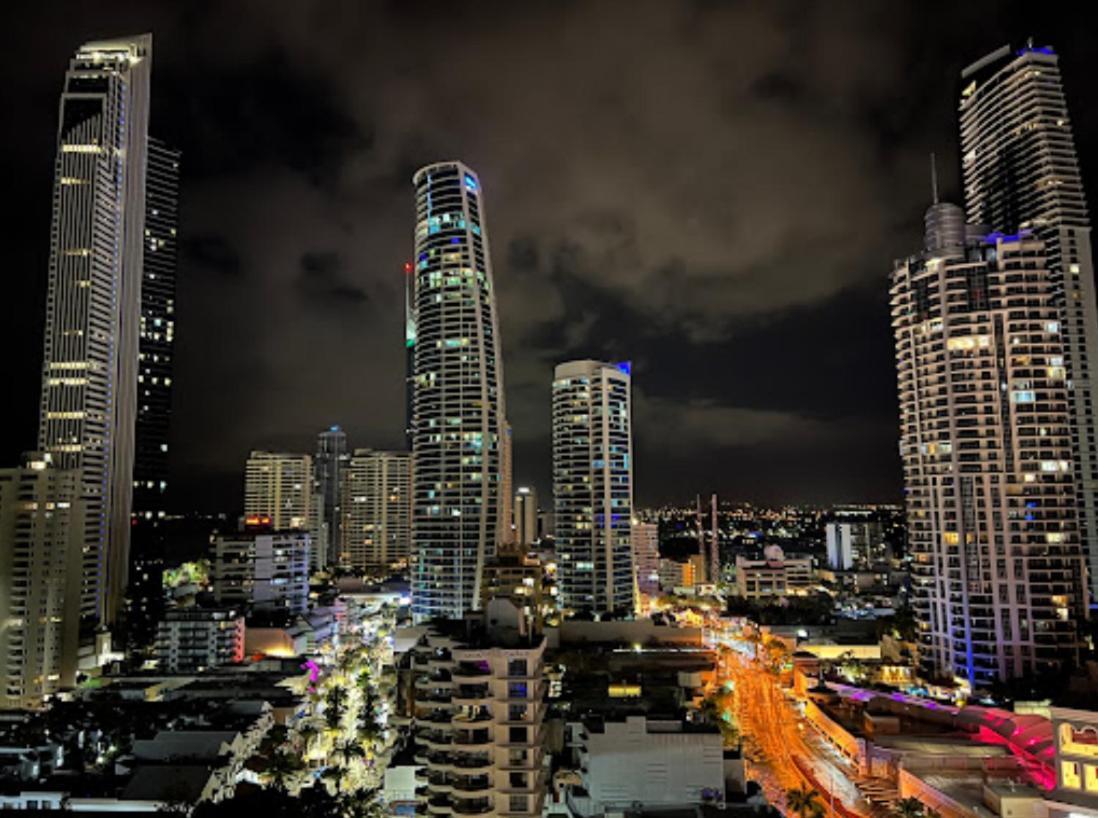 גולד קוסט Luxury Apartment & Ocean View In Surfers Paradise מראה חיצוני תמונה